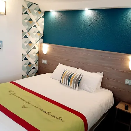 Szálloda Kyriad Cambrai