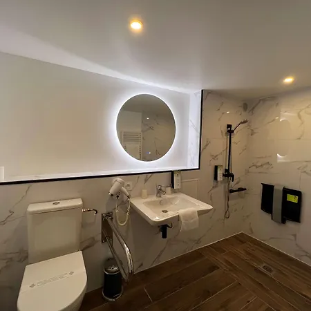 Szálloda Kyriad Cambrai