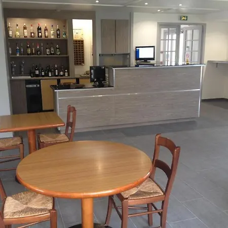 Kyriad Szálloda Cambrai