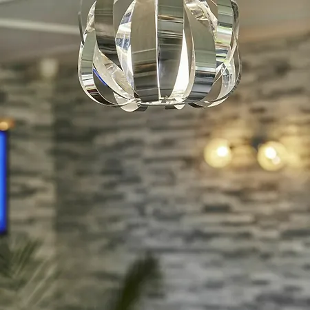מלון Kyriad קמברה