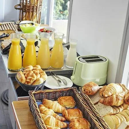 Kyriad Hotel 3*